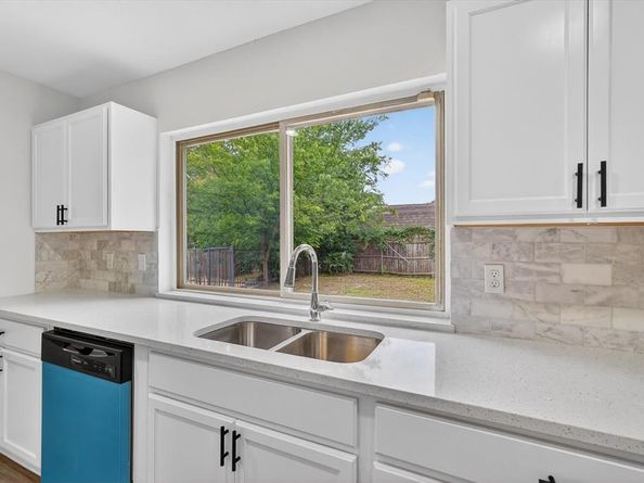 2106  Butterfield Trail , Grand Prairie Texas 75052