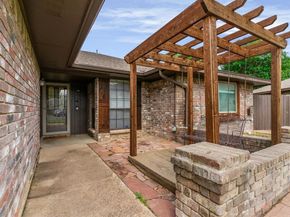 2600 S Meadow Drive , Fort Worth Texas 76133