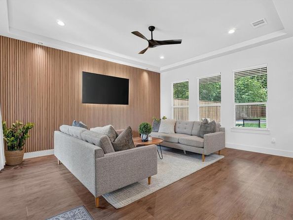 3210  Carpenter Avenue , Dallas Texas 75215