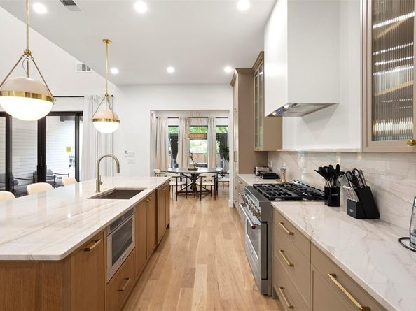 8922  San Benito Way , Dallas Texas 75218