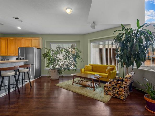 332  Kahala Drive , Dallas Texas 75218