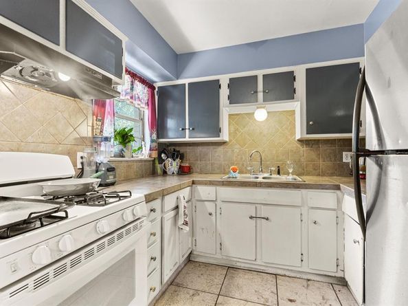 301 W Ridgewood Drive , Garland Texas 75041