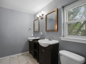 1726  Venetian Circle , Arlington Texas 76013