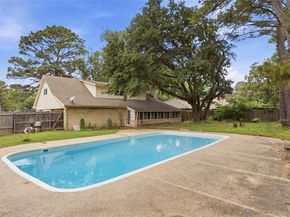 1726  Venetian Circle , Arlington Texas 76013