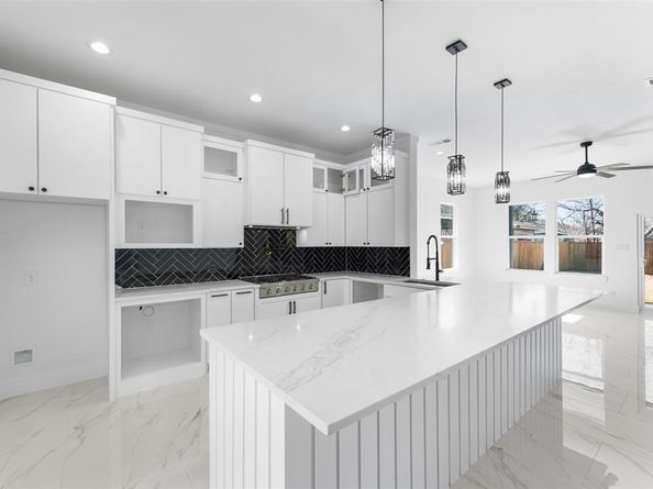 4107  Vineyard Drive , Dallas Texas 75212