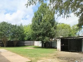 704  Manhattan Drive , Dallas Texas 75217