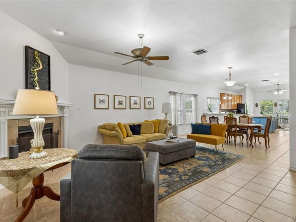 1104  Bell Manor Drive , Savannah Texas 76227