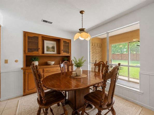 2125  Woodbrook Street , Denton Texas 76205