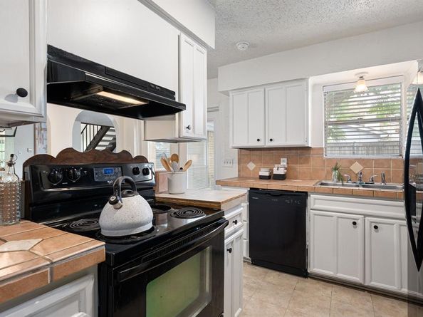 4803  Rollingwood Court , Garland Texas 75043