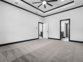 613 N Dwight Avenue , Dallas Texas 75211