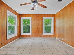 1015  Wilshire Boulevard , Arlington Texas 76012