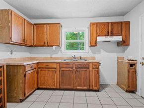 1015  Wilshire Boulevard , Arlington Texas 76012