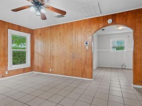1015  Wilshire Boulevard , Arlington Texas 76012