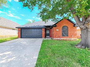 8737  San Joaquin Trail , Fort Worth Texas 76118
