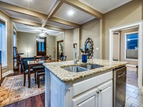 820 W 8th Street , Dallas Texas 75208