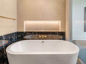 3130  Harwood   1502, Dallas Texas 75201