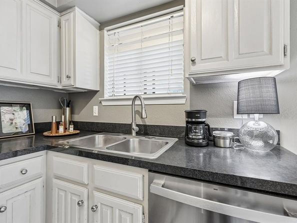 5200  Martel Avenue  24B, Dallas Texas 75206