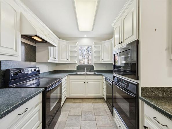 137  Southwood Drive , Lancaster Texas 75146