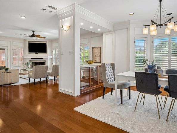 2702  Lawtherwood Court , Dallas Texas 75214