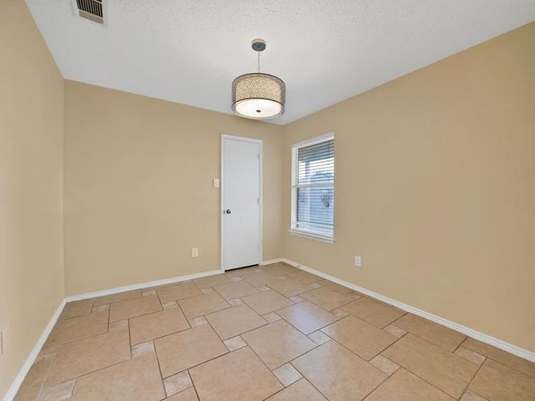 6711  Spur Ridge Court , Arlington Texas 76002