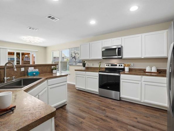 1825  Lynnwood Hills Drive , Fort Worth Texas 76112