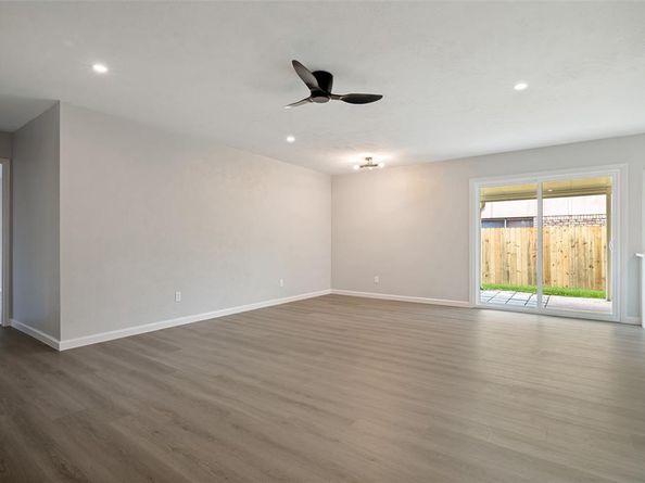 2909  Flagstone Drive , Garland Texas 75044