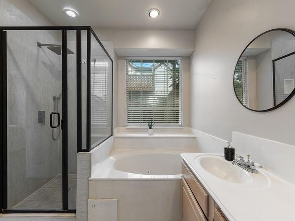 18240  Midway Road  1301, Dallas Texas 75287