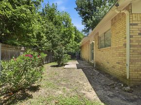 1137  Meadow Creek Court , Lancaster Texas 75146