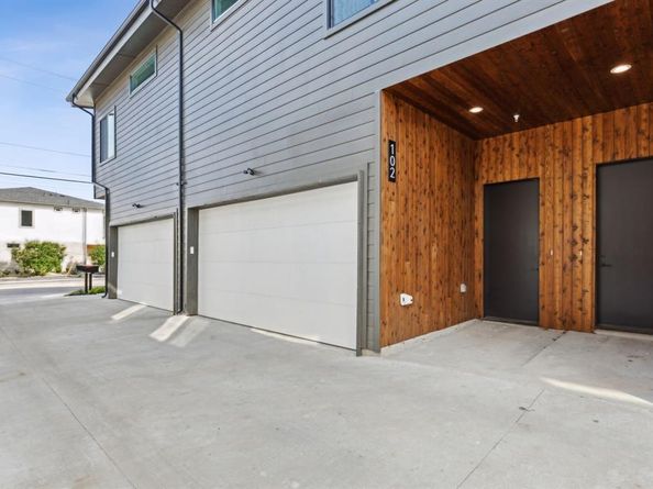 2142  Lovedale Avenue  104, Dallas Texas 75235