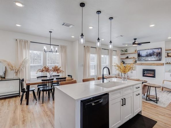 3230  6th Avenue , Fort Worth Texas 76110