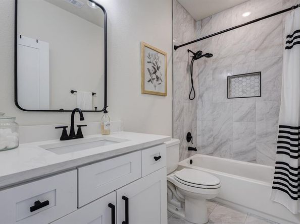 3230  6th Avenue , Fort Worth Texas 76110