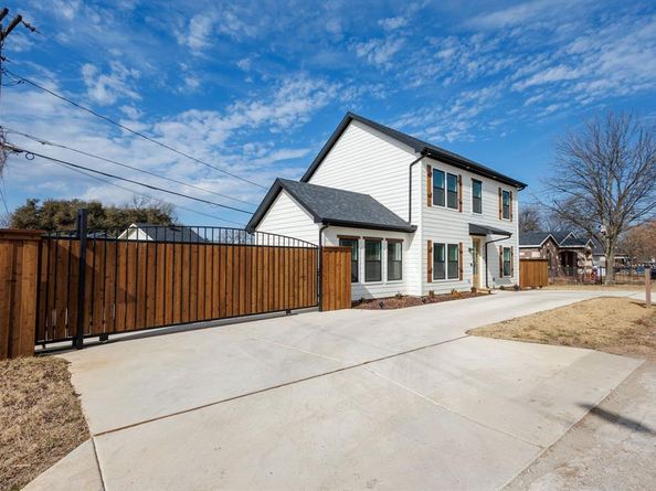 3230  6th Avenue , Fort Worth Texas 76110