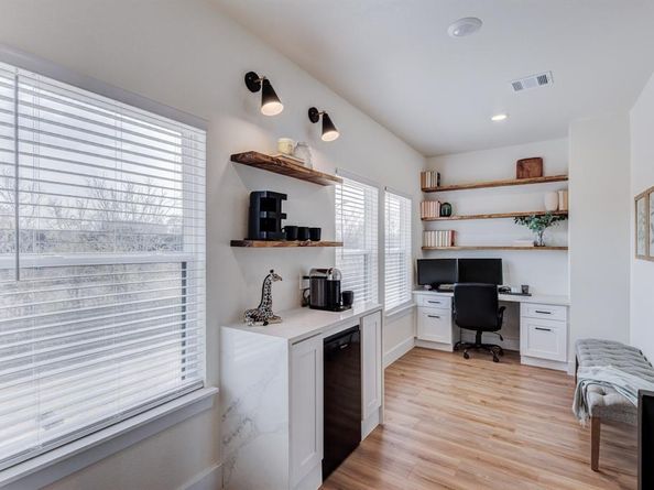 3230  6th Avenue , Fort Worth Texas 76110