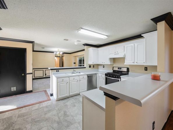 8619  Reva Street , Dallas Texas 75227