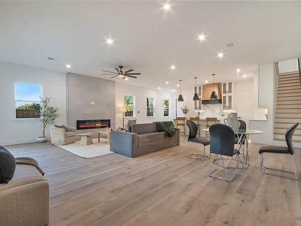 2003  Hearne Avenue , Dallas Texas 75212