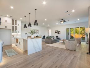 2003  Hearne Avenue , Dallas Texas 75212