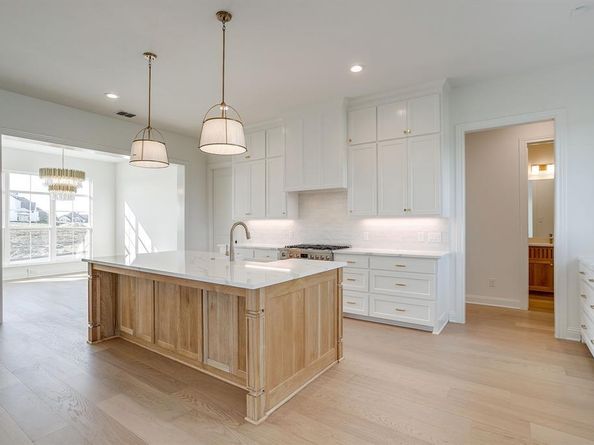 8129  Spanish Hills  , Benbrook Texas 76126