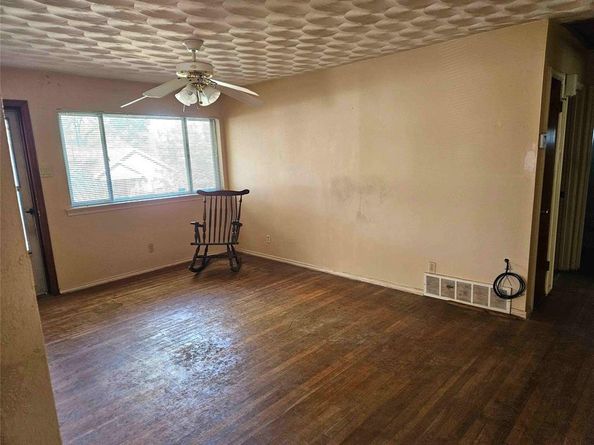 1708  Walmsley Avenue , Dallas Texas 75208