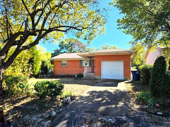 1708  Walmsley Avenue , Dallas Texas 75208