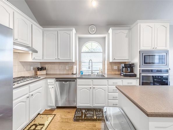 8001  Saint Fillans Lane , Rowlett Texas 75089