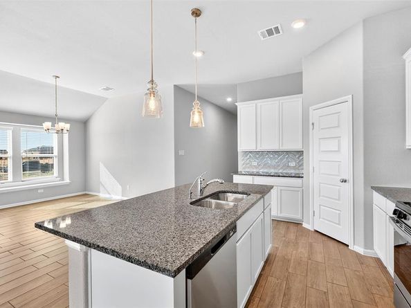 7236  Fairholt Road , Pilot Point Texas 76258