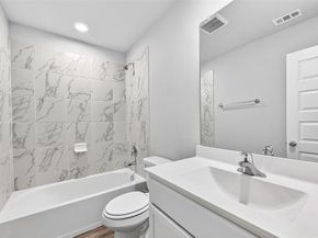 7236  Fairholt Road , Pilot Point Texas 76258