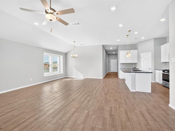 7236  Fairholt Road , Pilot Point Texas 76258