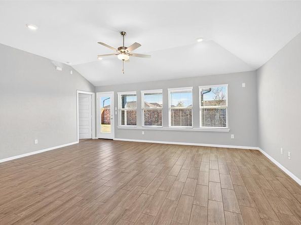 7236  Fairholt Road , Pilot Point Texas 76258