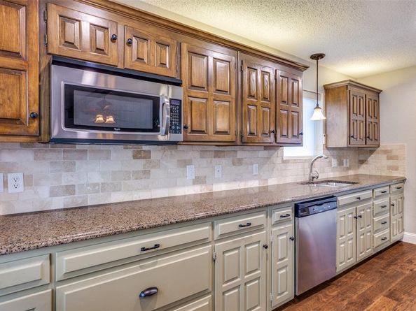 411  Washington Drive , Arlington Texas 76011