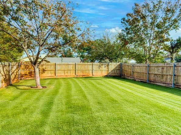 1909  Azalea Street , Denton Texas 76205