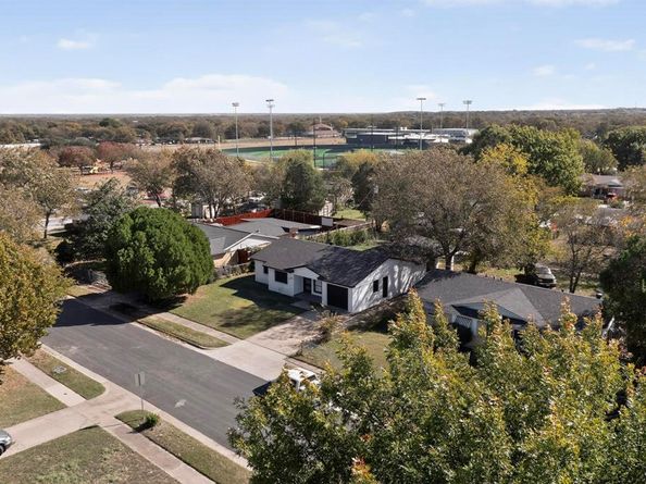 2358  Inca Drive , Dallas Texas 75216