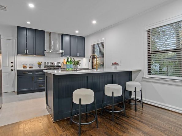 1835  Cedar Crest Boulevard , Dallas Texas 75203