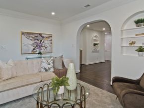 1835  Cedar Crest Boulevard , Dallas Texas 75203