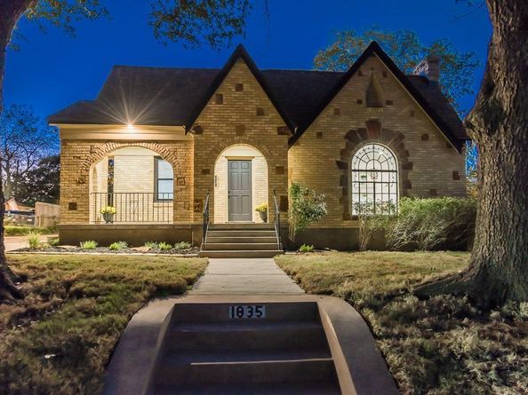 1835  Cedar Crest Boulevard , Dallas Texas 75203